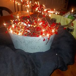 Primitive decor